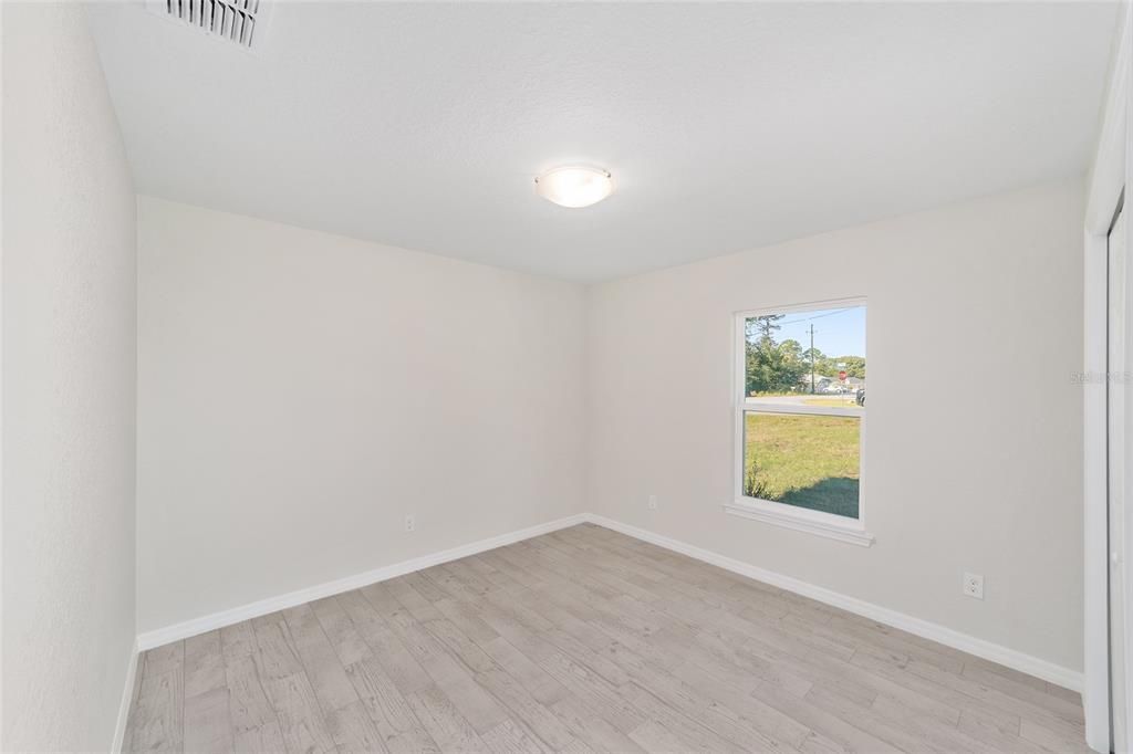 Под контрактом: $272,000 (3 спален, 2 ванн, 1440 Квадратных фут)