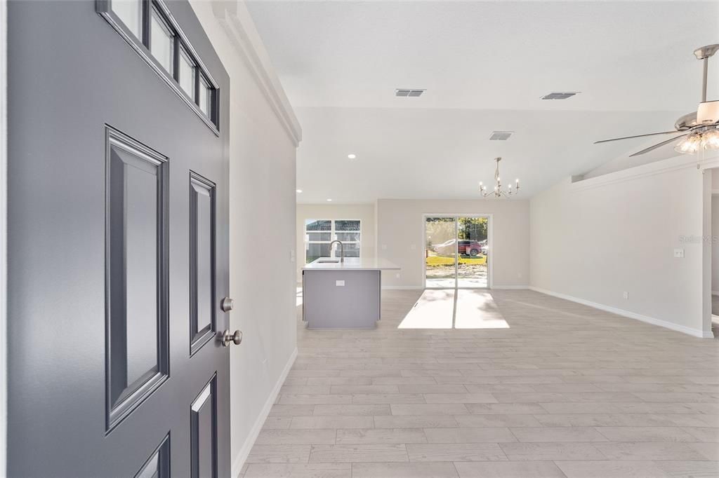 Под контрактом: $272,000 (3 спален, 2 ванн, 1440 Квадратных фут)