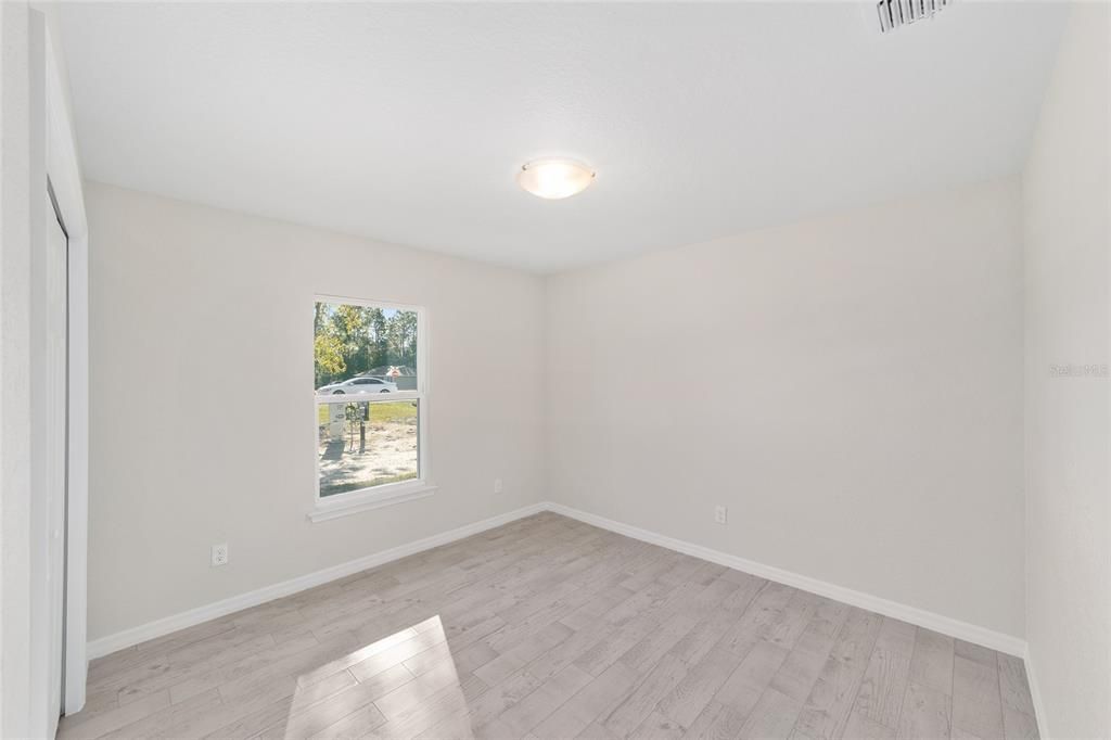 Под контрактом: $272,000 (3 спален, 2 ванн, 1440 Квадратных фут)