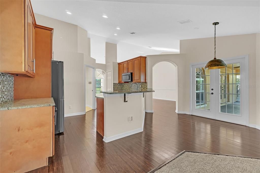 For Sale: $489,000 (4 beds, 3 baths, 2100 Square Feet)