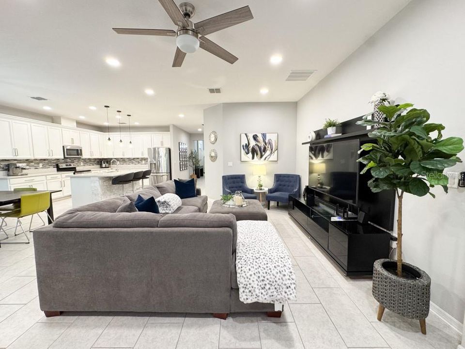 Active With Contract: $3,100 (4 beds, 3 baths, 2190 Square Feet)