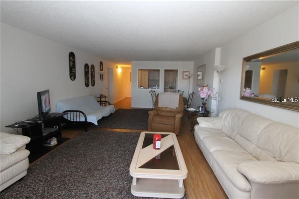 For Rent: $2,300 (2 beds, 2 baths, 1260 Square Feet)