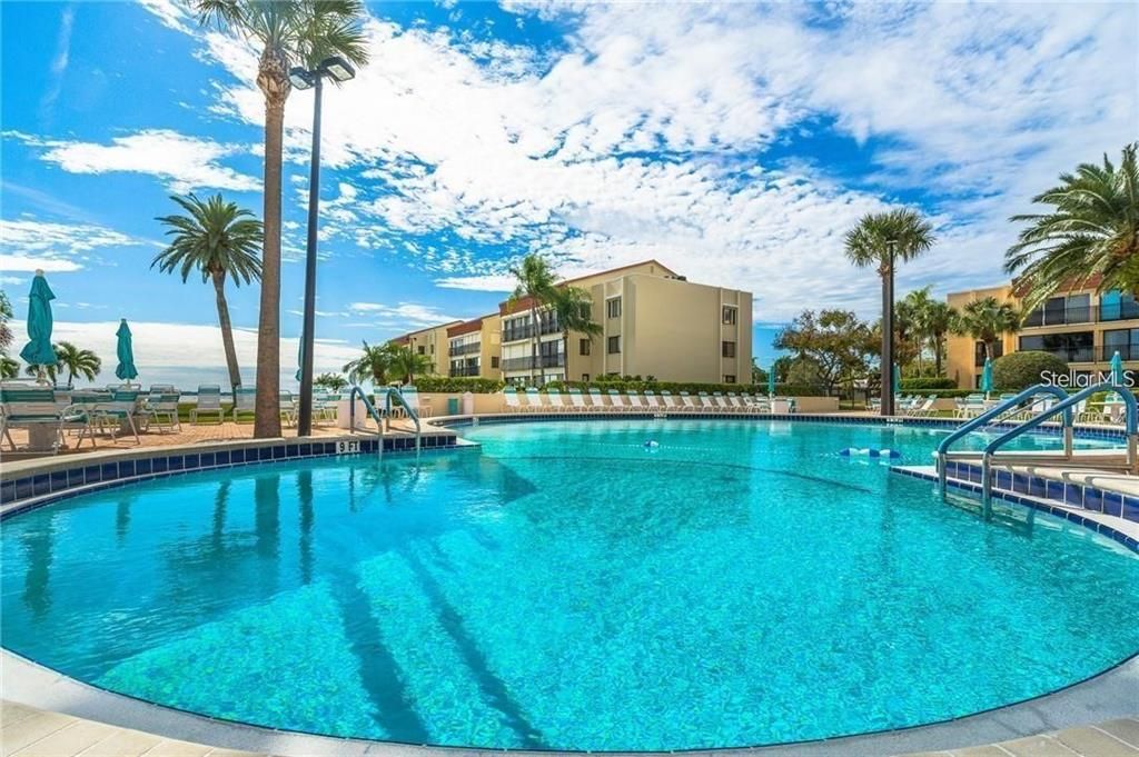 For Rent: $2,300 (2 beds, 2 baths, 1260 Square Feet)