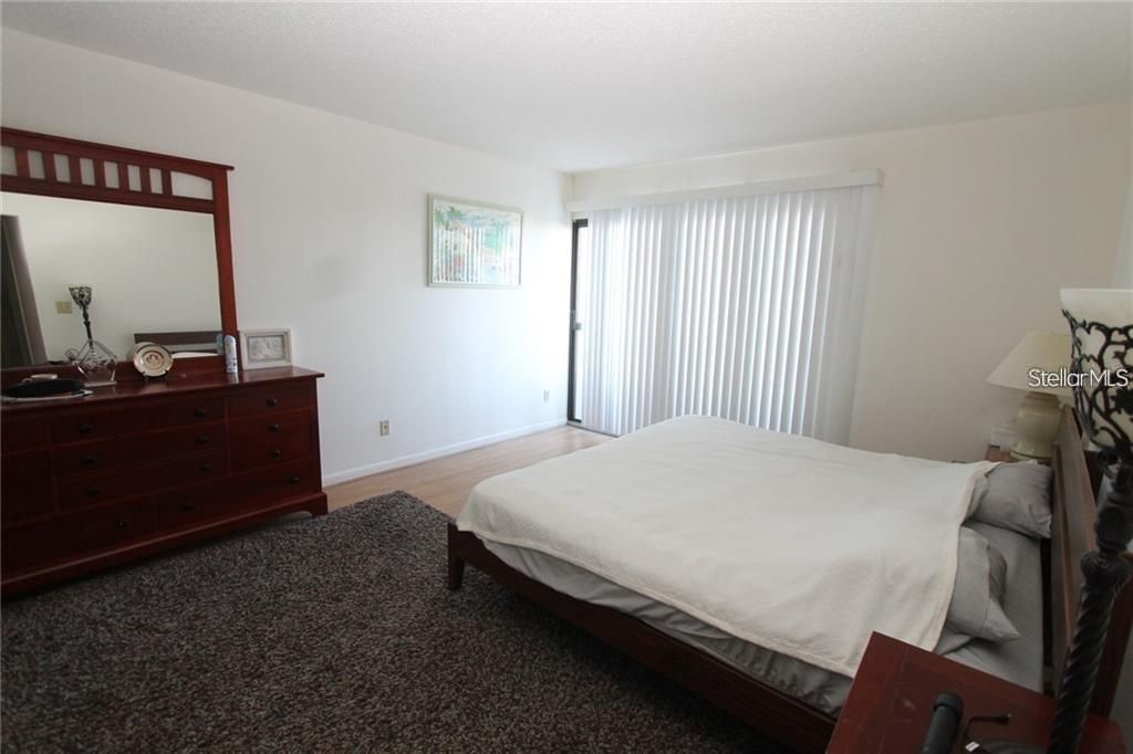 For Rent: $2,300 (2 beds, 2 baths, 1260 Square Feet)