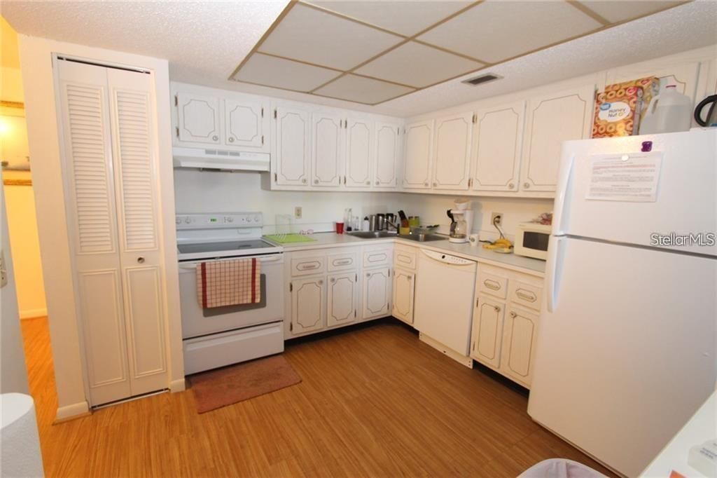 For Rent: $2,300 (2 beds, 2 baths, 1260 Square Feet)
