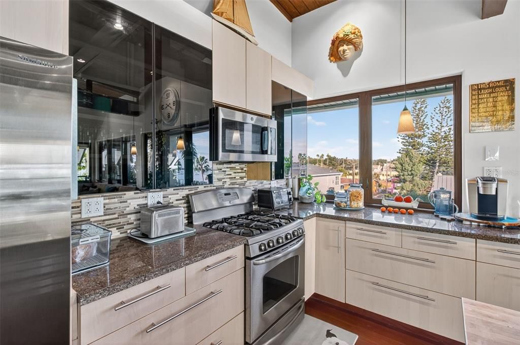 待售: $3,480,000 (7 贝兹, 7 浴室, 5168 平方英尺)