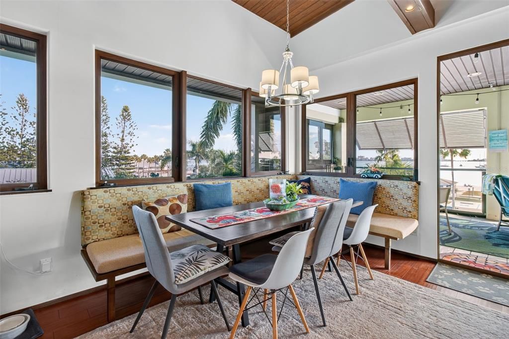 待售: $3,480,000 (7 贝兹, 7 浴室, 5168 平方英尺)