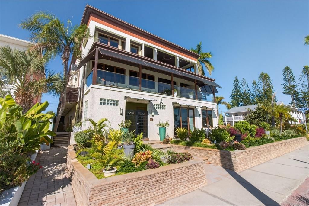 待售: $3,480,000 (7 贝兹, 7 浴室, 5168 平方英尺)