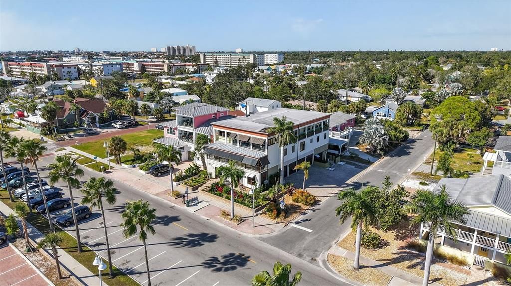 待售: $3,480,000 (7 贝兹, 7 浴室, 5168 平方英尺)