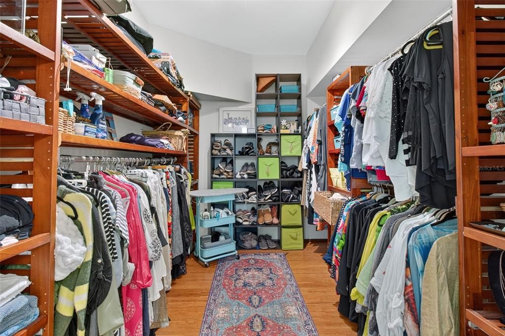 待售: $3,480,000 (7 贝兹, 7 浴室, 5168 平方英尺)