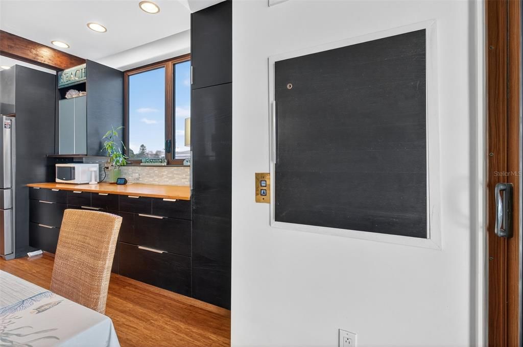 待售: $3,480,000 (7 贝兹, 7 浴室, 5168 平方英尺)