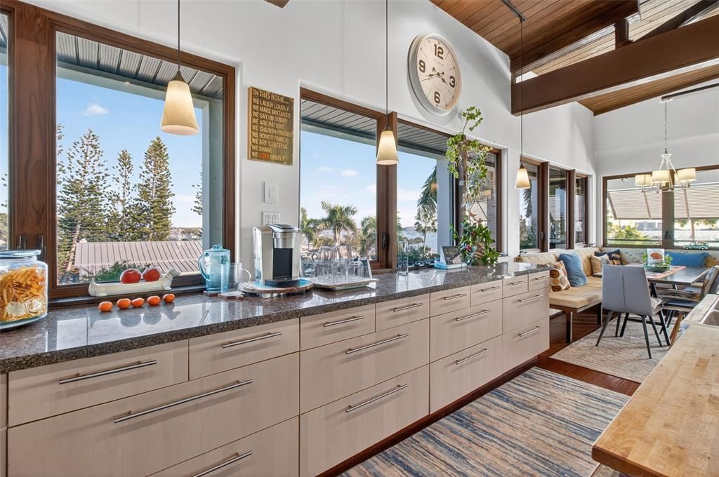 待售: $3,480,000 (7 贝兹, 7 浴室, 5168 平方英尺)