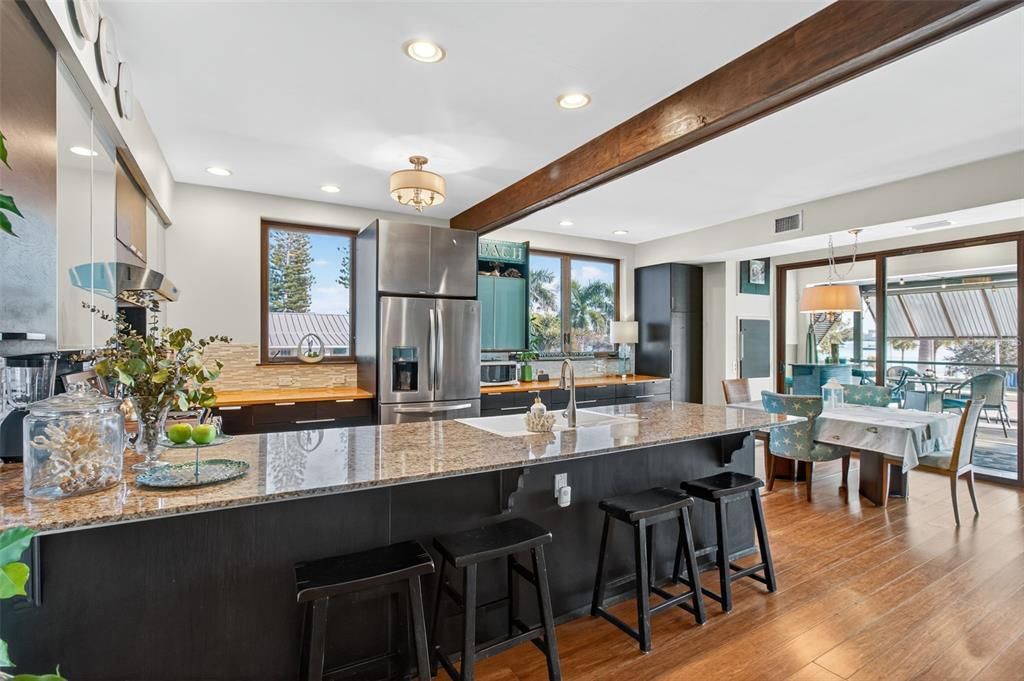 待售: $3,480,000 (7 贝兹, 7 浴室, 5168 平方英尺)