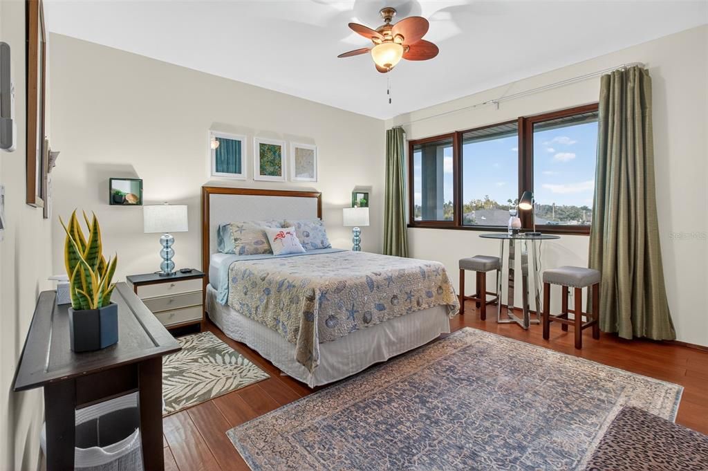 待售: $3,480,000 (7 贝兹, 7 浴室, 5168 平方英尺)