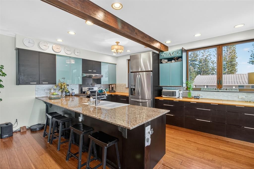 待售: $3,480,000 (7 贝兹, 7 浴室, 5168 平方英尺)