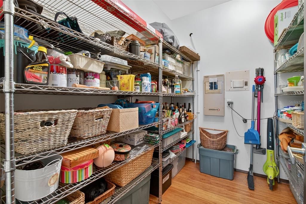 待售: $3,480,000 (7 贝兹, 7 浴室, 5168 平方英尺)