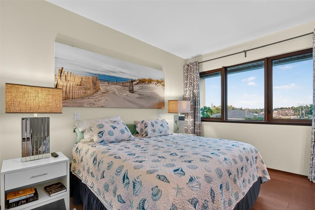 待售: $3,480,000 (7 贝兹, 7 浴室, 5168 平方英尺)