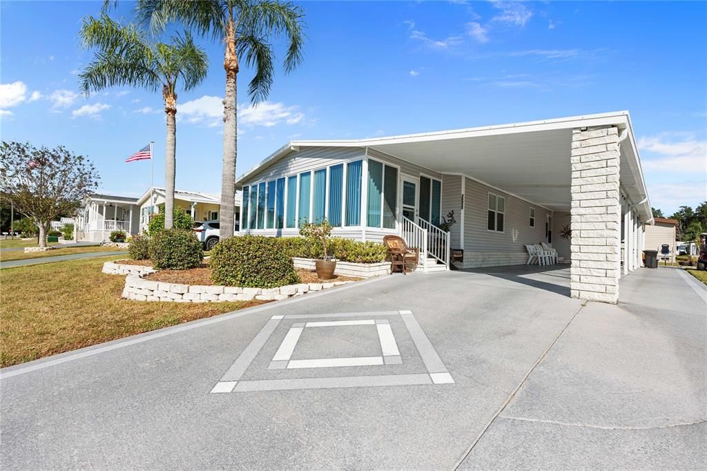 合同活跃: $239,600 (2 贝兹, 2 浴室, 1444 平方英尺)