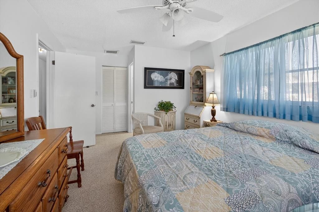 For Sale: $185,000 (2 beds, 2 baths, 1000 Square Feet)