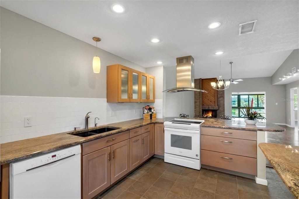 Под контрактом: $1,850 (2 спален, 2 ванн, 1341 Квадратных фут)