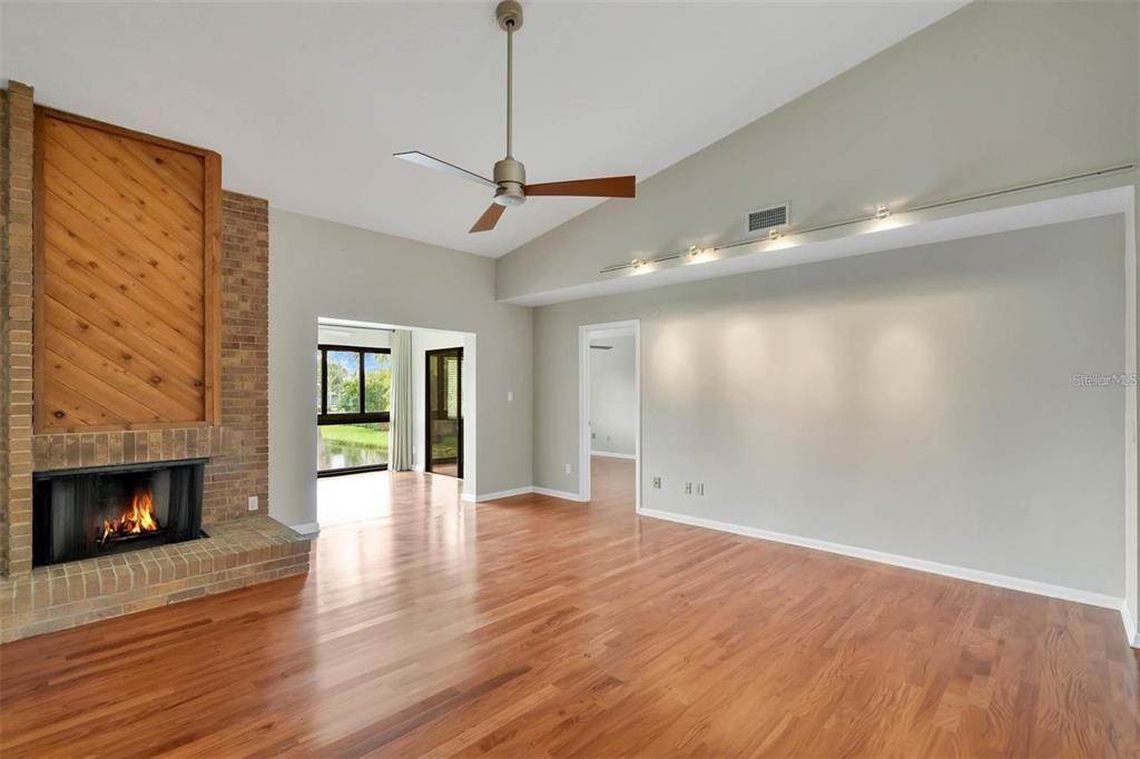 Под контрактом: $1,850 (2 спален, 2 ванн, 1341 Квадратных фут)