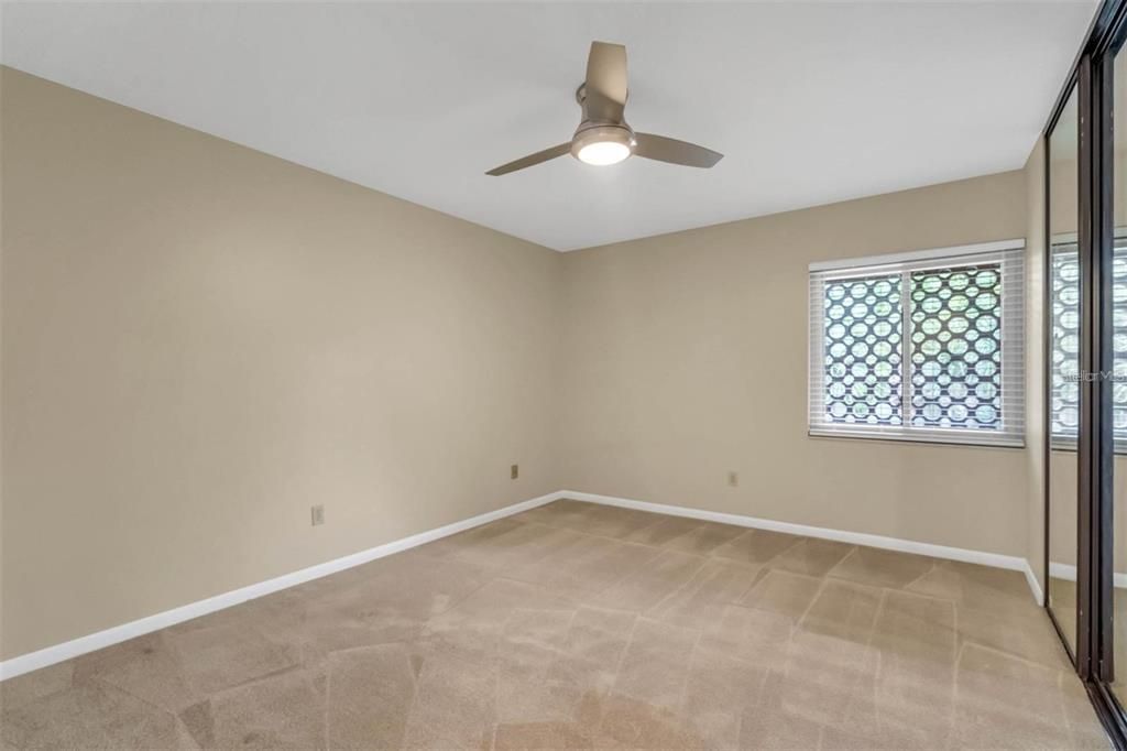 Под контрактом: $1,850 (2 спален, 2 ванн, 1341 Квадратных фут)