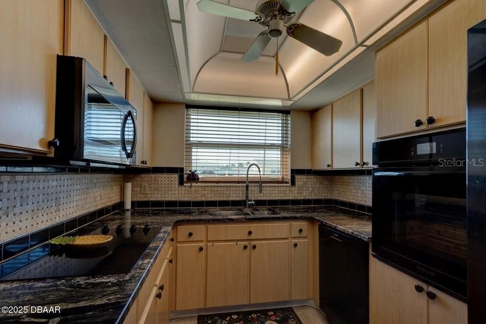 For Sale: $474,700 (3 beds, 2 baths, 1740 Square Feet)