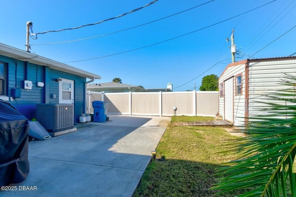 For Sale: $474,700 (3 beds, 2 baths, 1740 Square Feet)