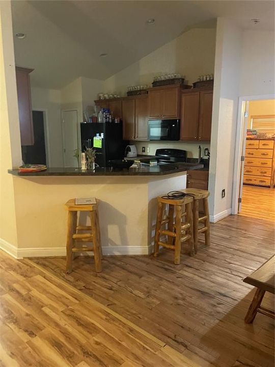 На продажу: $289,900 (4 спален, 2 ванн, 1775 Квадратных фут)