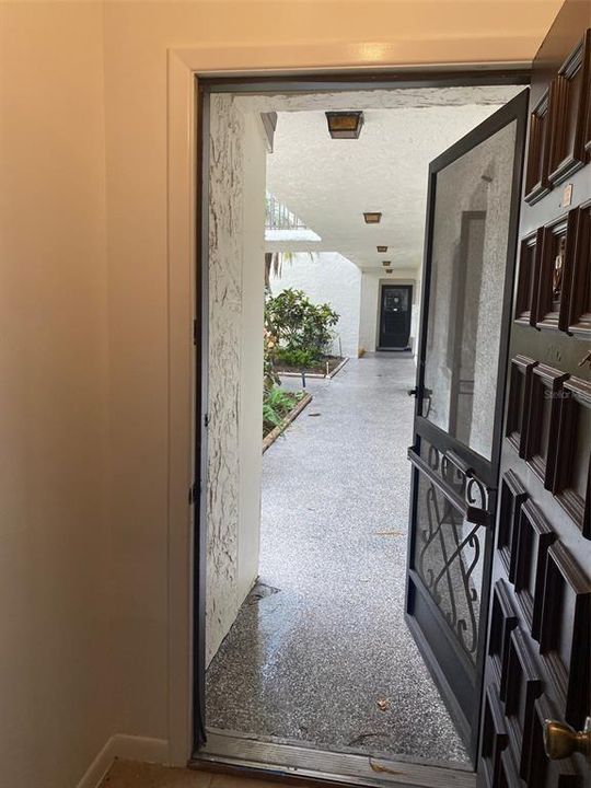 Active With Contract: $74,900 (2 beds, 1 baths, 857 Square Feet)