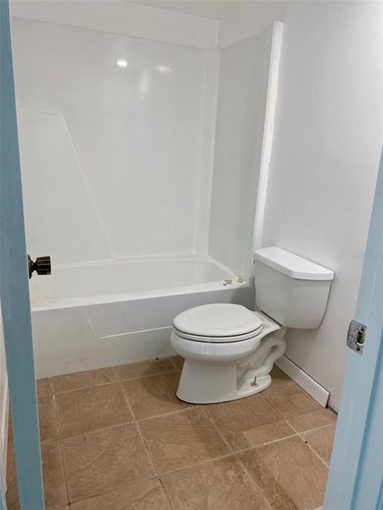 Active With Contract: $74,900 (2 beds, 1 baths, 857 Square Feet)