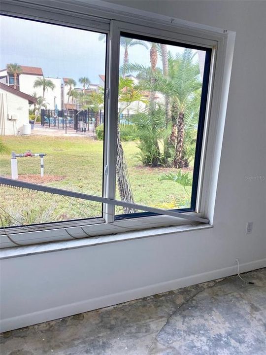 Active With Contract: $74,900 (2 beds, 1 baths, 857 Square Feet)