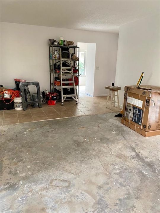 Active With Contract: $74,900 (2 beds, 1 baths, 857 Square Feet)