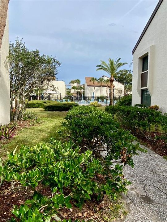 Active With Contract: $74,900 (2 beds, 1 baths, 857 Square Feet)