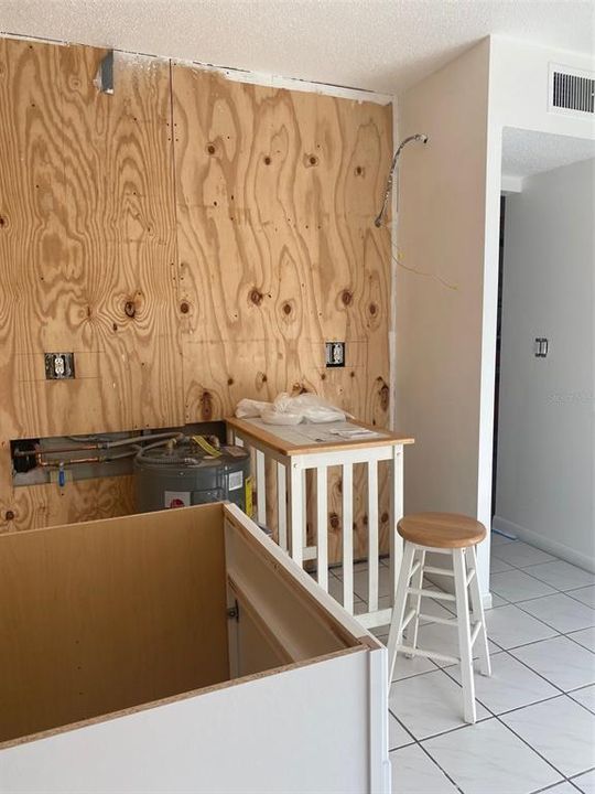 Active With Contract: $74,900 (2 beds, 1 baths, 857 Square Feet)