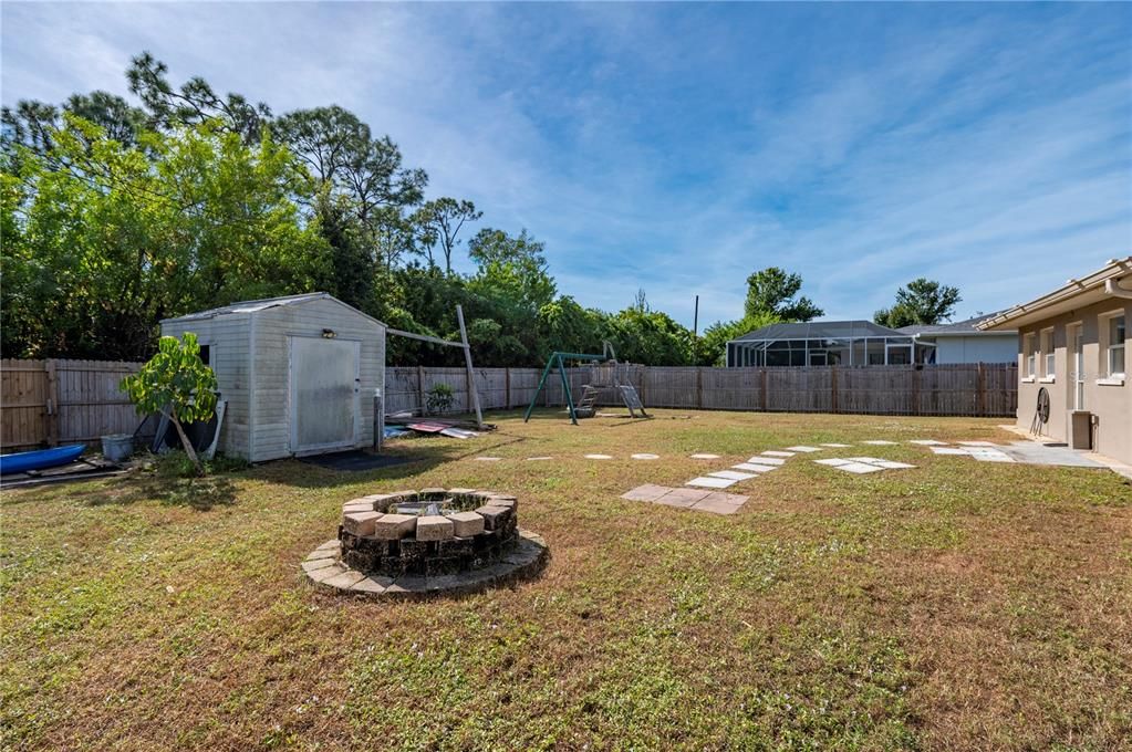 Под контрактом: $239,000 (3 спален, 2 ванн, 1360 Квадратных фут)