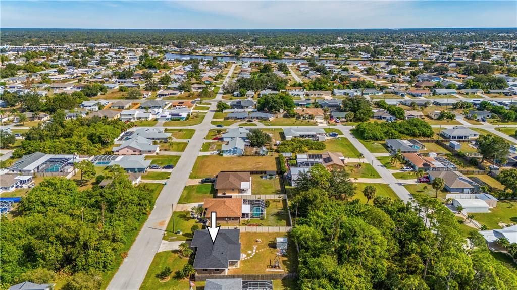 Под контрактом: $239,000 (3 спален, 2 ванн, 1360 Квадратных фут)