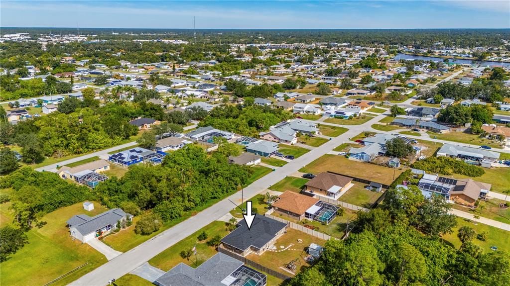 Под контрактом: $239,000 (3 спален, 2 ванн, 1360 Квадратных фут)