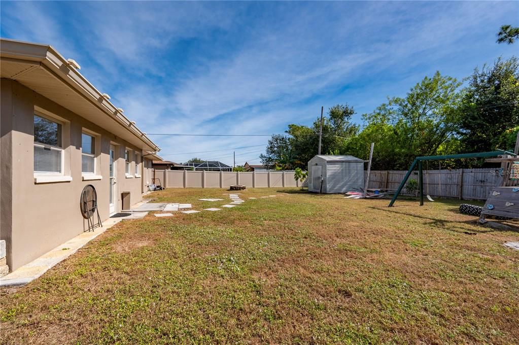 Под контрактом: $239,000 (3 спален, 2 ванн, 1360 Квадратных фут)