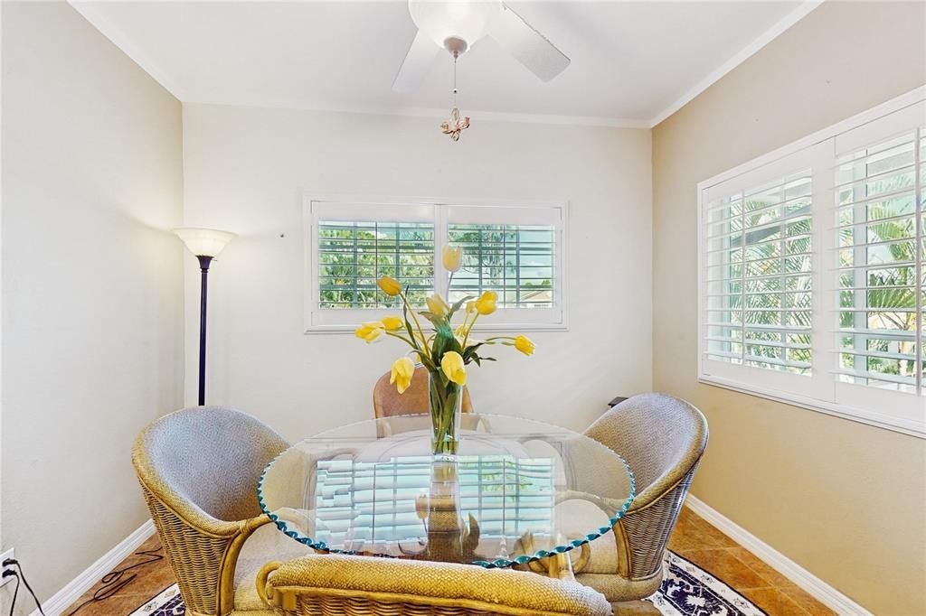 На продажу: $355,000 (3 спален, 2 ванн, 1464 Квадратных фут)