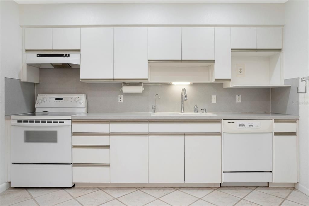 For Sale: $1,145,000 (0 beds, 0 baths, 6311 Square Feet)