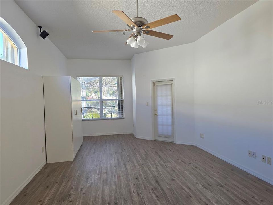 Active With Contract: $320,000 (2 beds, 2 baths, 2399 Square Feet)