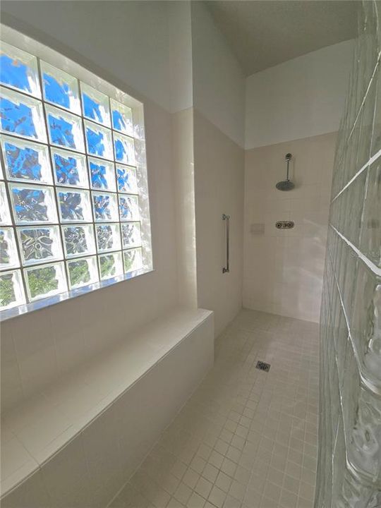 Active With Contract: $320,000 (2 beds, 2 baths, 2399 Square Feet)