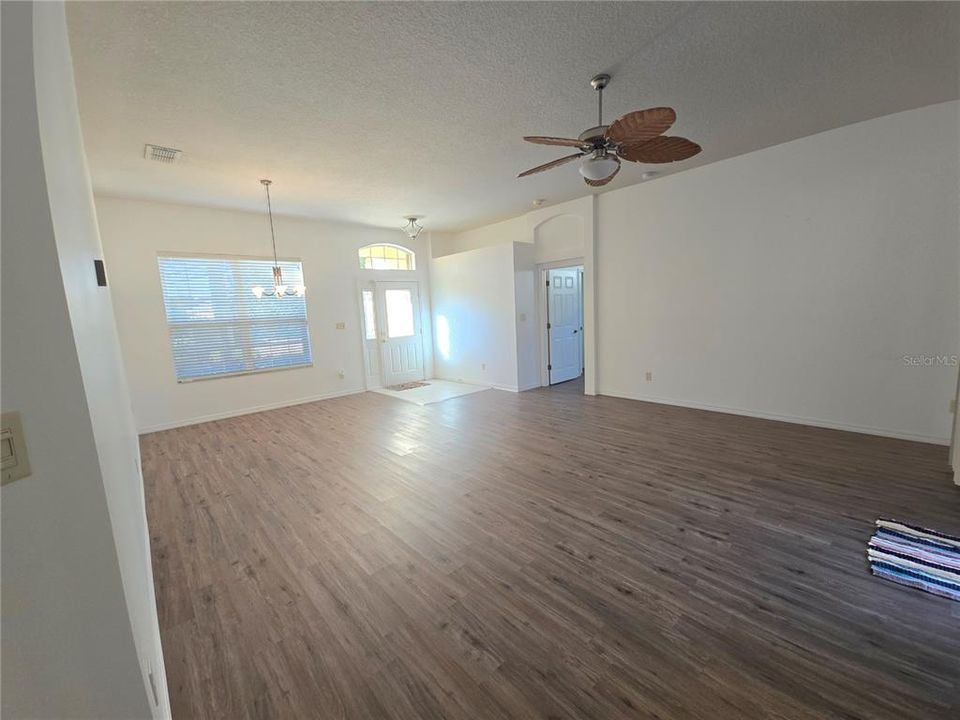 Active With Contract: $320,000 (2 beds, 2 baths, 2399 Square Feet)