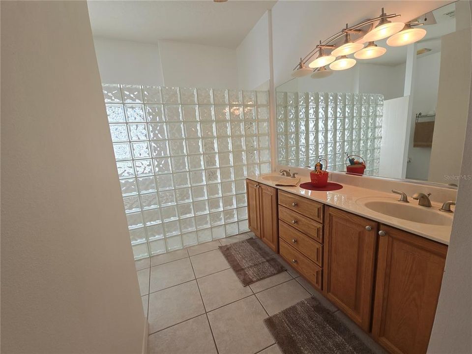 Active With Contract: $320,000 (2 beds, 2 baths, 2399 Square Feet)