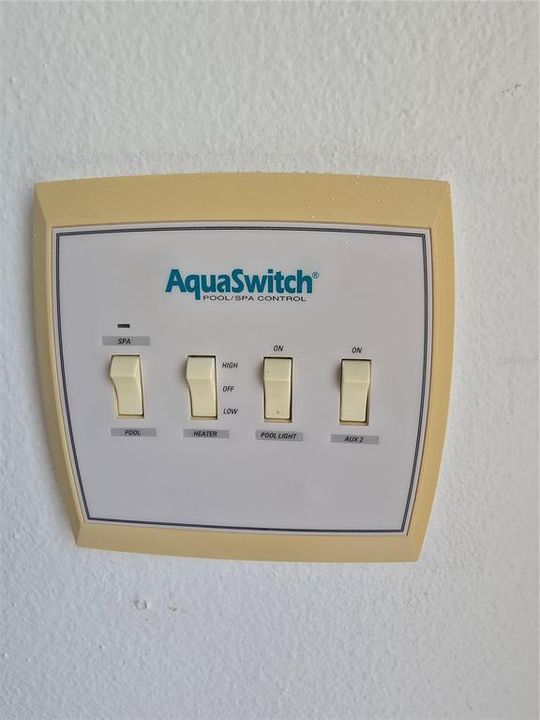 Active With Contract: $320,000 (2 beds, 2 baths, 2399 Square Feet)