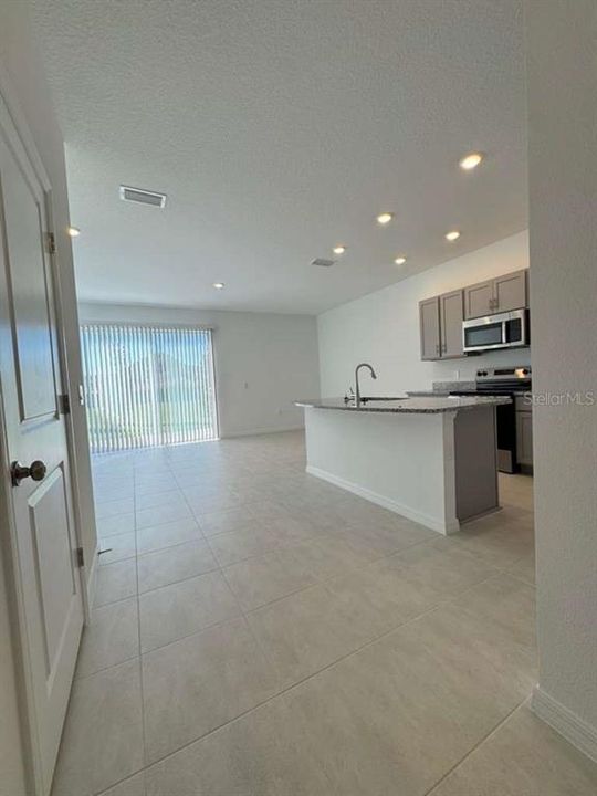 En Renta: $1,895 (3 camas, 2 baños, 1404 Pies cuadrados)