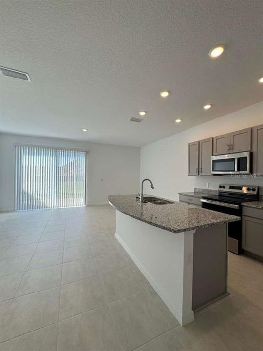 En Renta: $1,895 (3 camas, 2 baños, 1404 Pies cuadrados)