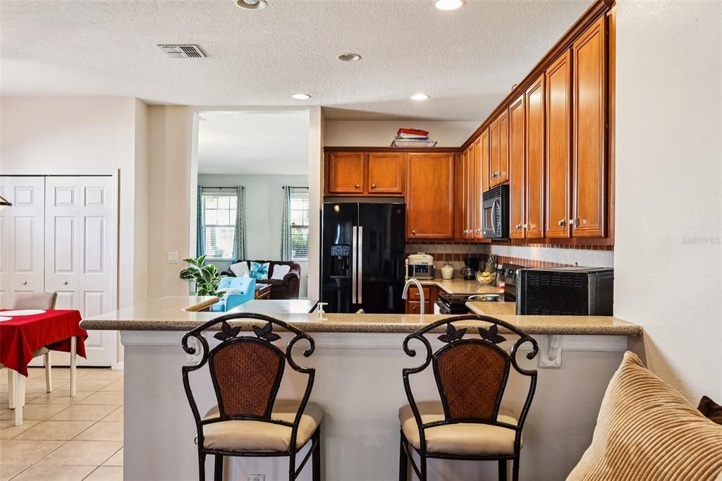 En Venta: $443,000 (4 camas, 2 baños, 1981 Pies cuadrados)