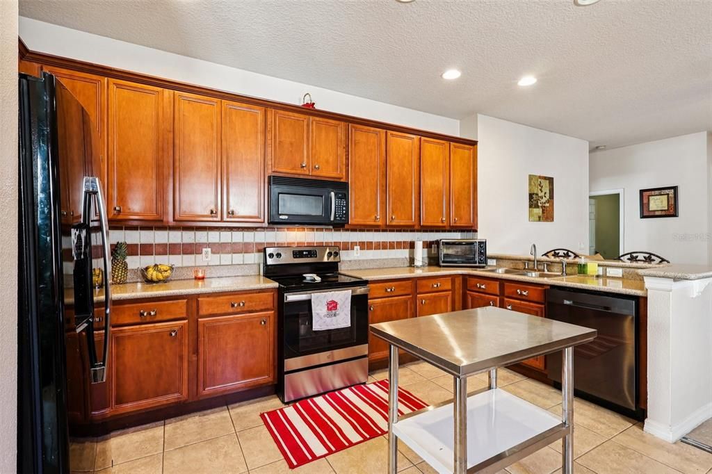 En Venta: $443,000 (4 camas, 2 baños, 1981 Pies cuadrados)